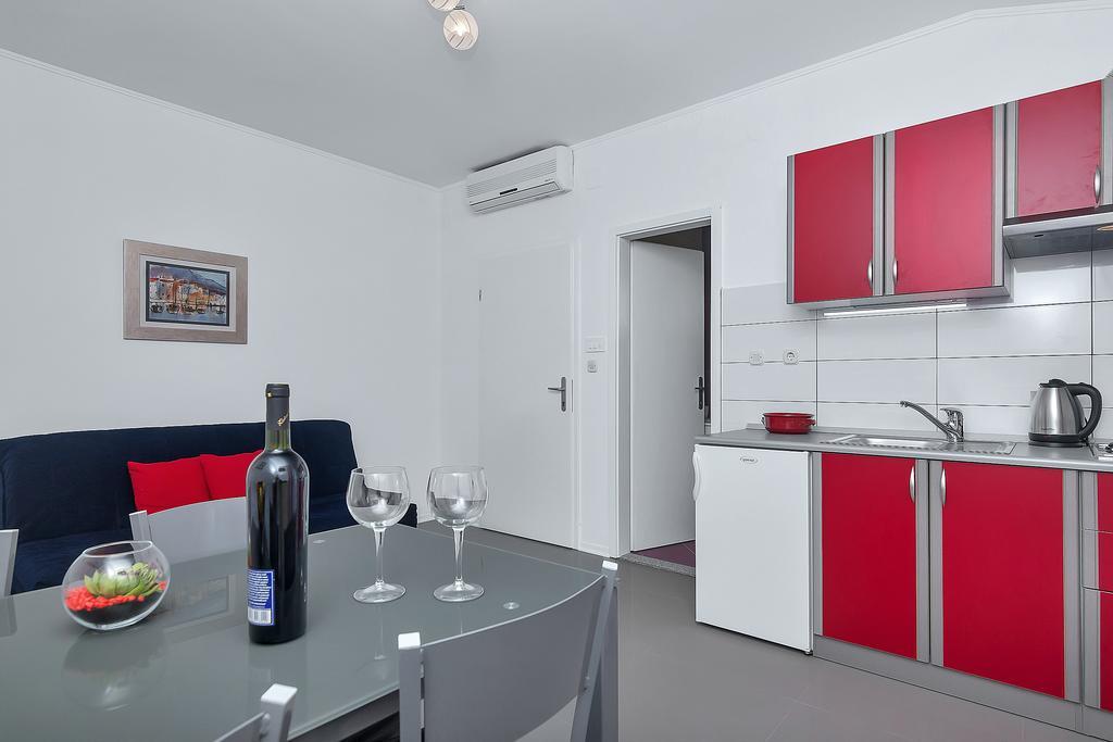 Apartments Smiljka Makarska Exterior photo